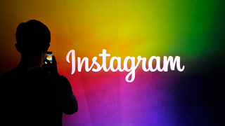 Facebook Is Apparently Testing Out a New Feature That Puts Instagram Stories in Its Main App